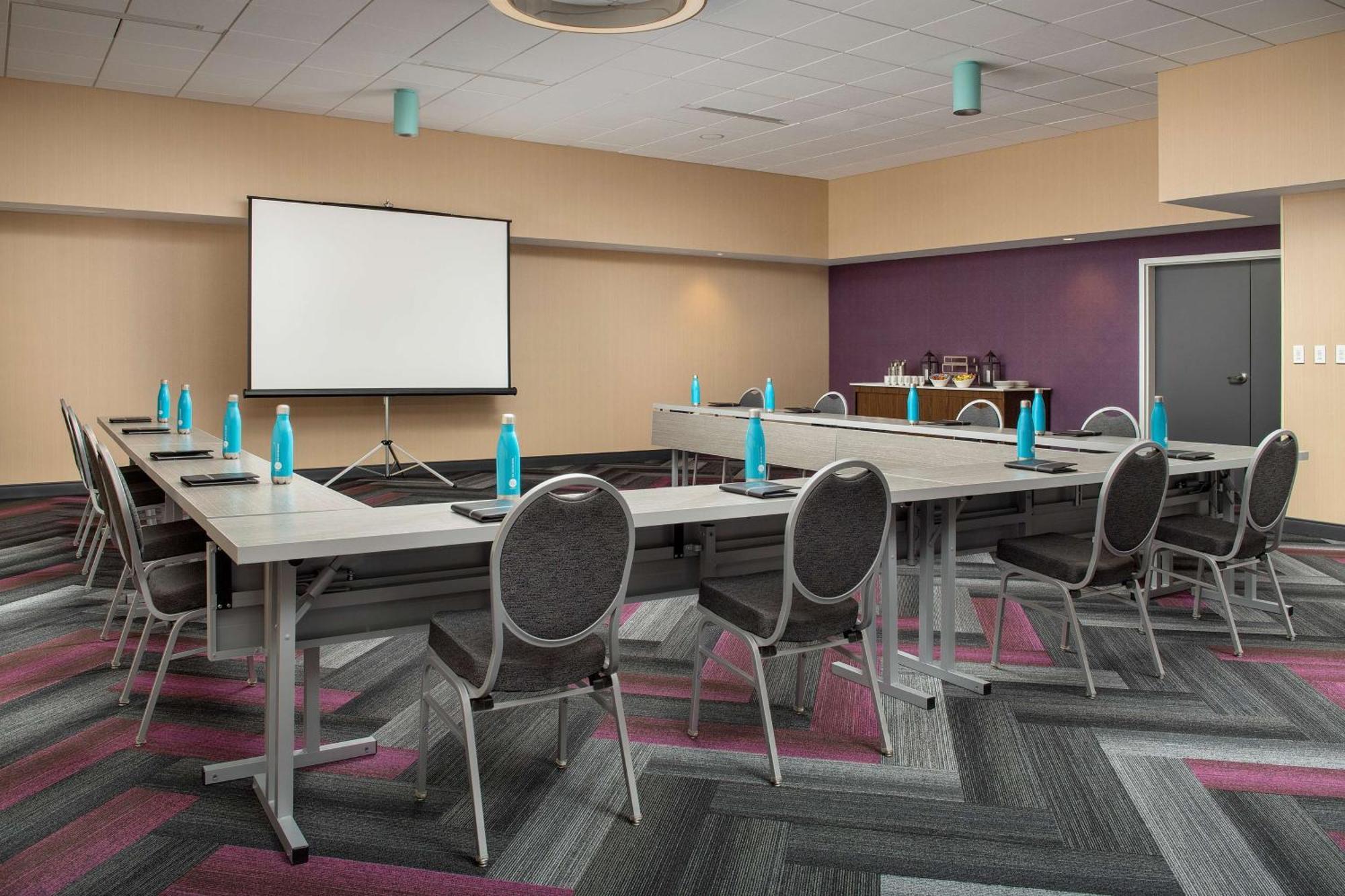 Hotel Tru By Hilton Orlando Convention Center