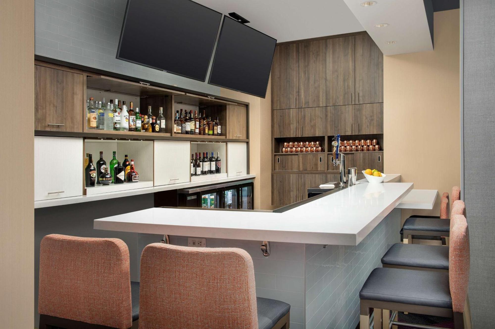 Hotel Tru By Hilton Orlando Convention Center 3*